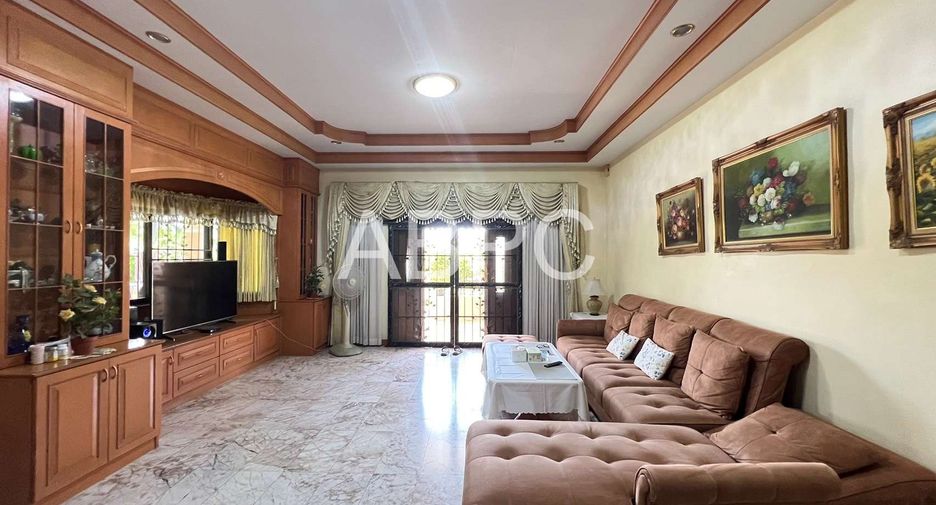 For sale 5 ベッドルーム house in East Pattaya, Pattaya