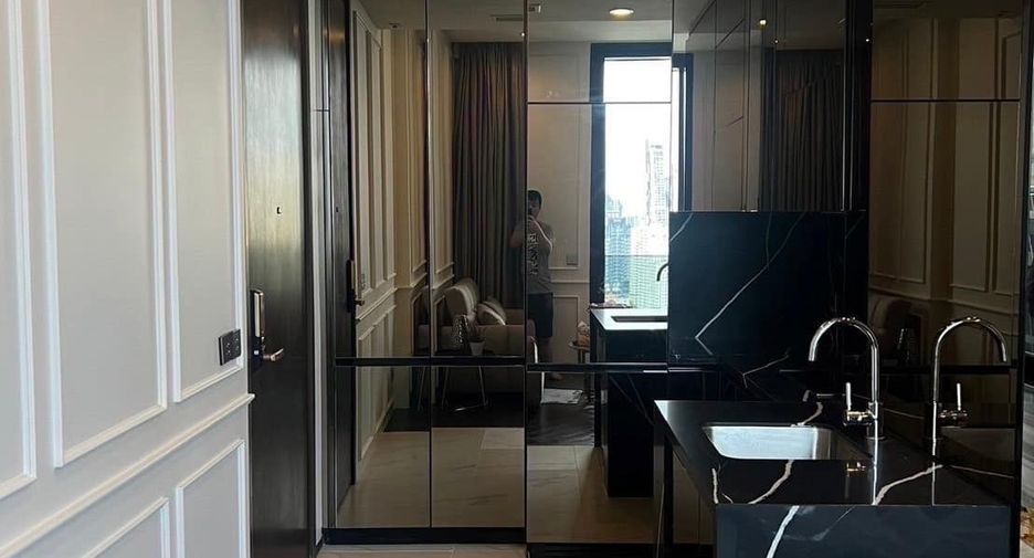 For rent 1 bed condo in Khlong Toei, Bangkok