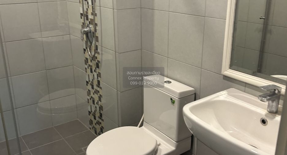 For rent 3 bedrooms condo in Thon Buri, Bangkok