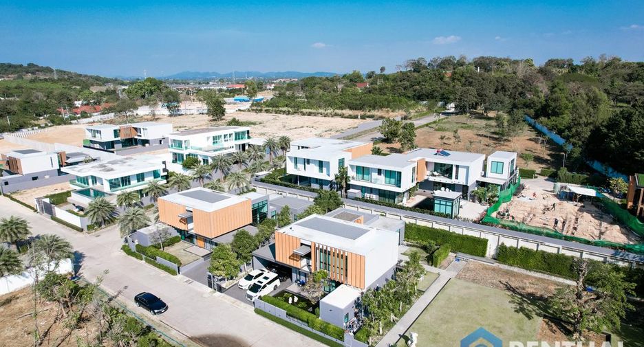 For sale 3 bedrooms house in East Pattaya, Pattaya