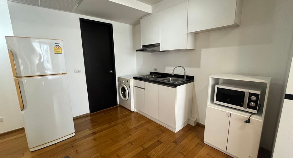 For sale 1 bed condo in Pathum Wan, Bangkok