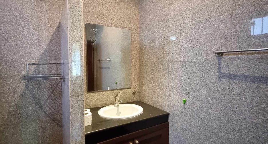 For sale 5 bed villa in Cha Am, Phetchaburi