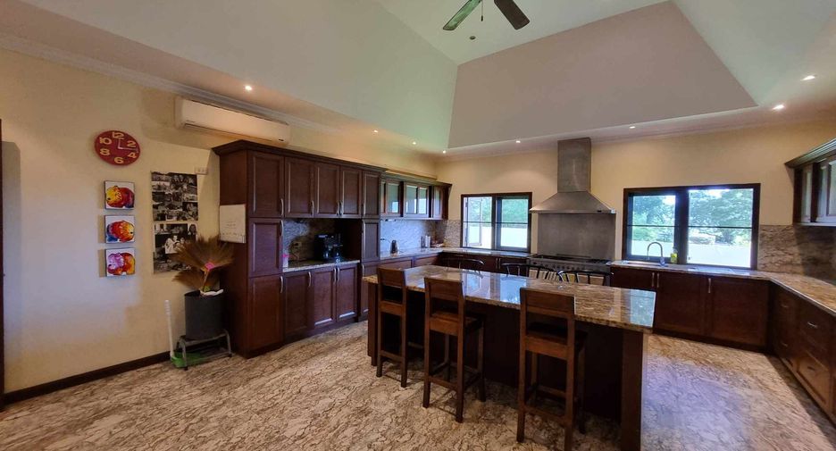 For sale 5 bed villa in Cha Am, Phetchaburi
