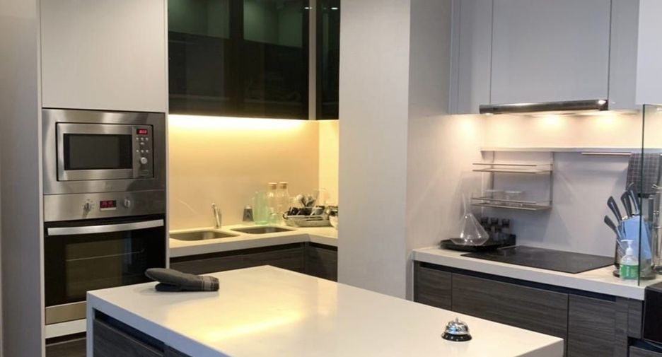 For rent 3 bed condo in Huai Khwang, Bangkok
