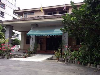 For sale 10 Beds house in Din Daeng, Bangkok