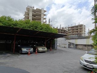 For sale 10 Beds house in Din Daeng, Bangkok