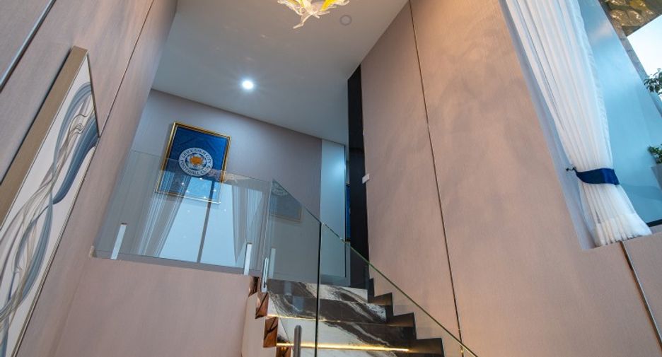 À vendre 5 chambres maison à East Pattaya, Pattaya