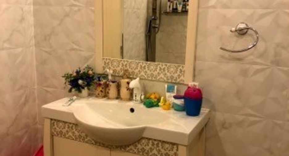 For sale 3 bedrooms condo in Khlong Toei, Bangkok