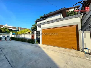 Casa en venta de 4 habitaciones en Bang Lamung, Chonburi