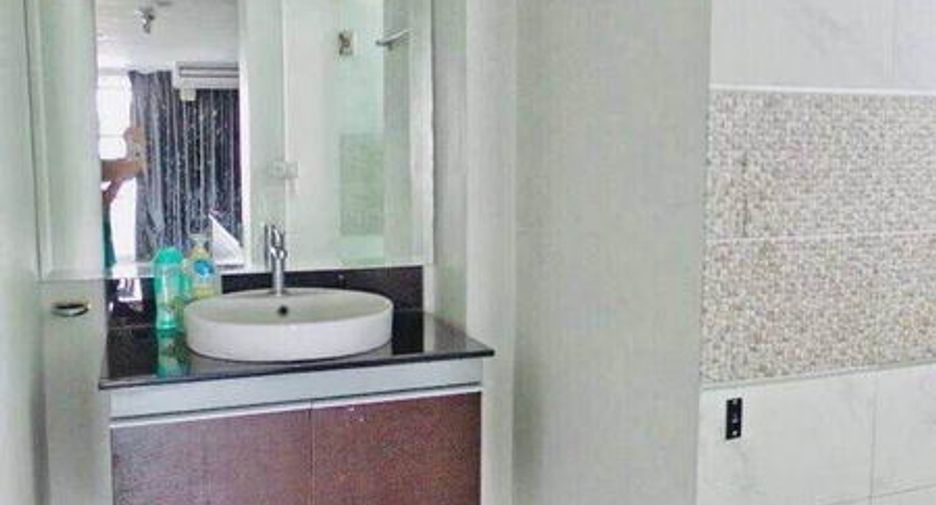 For rent and for sale 5 bed office in Huai Khwang, Bangkok