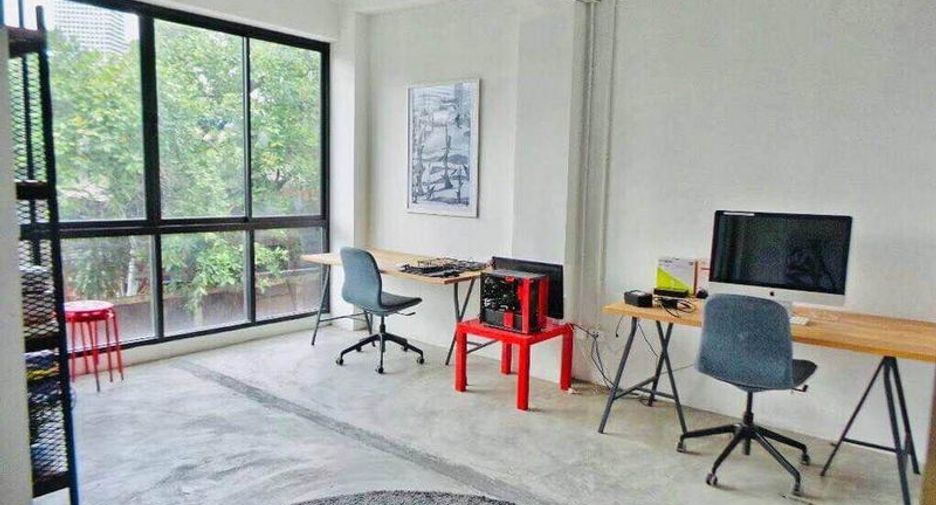 For rent and for sale 5 bed office in Huai Khwang, Bangkok