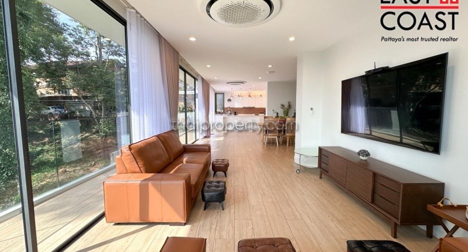 For sale 4 bedrooms house in Bang Lamung, Chonburi