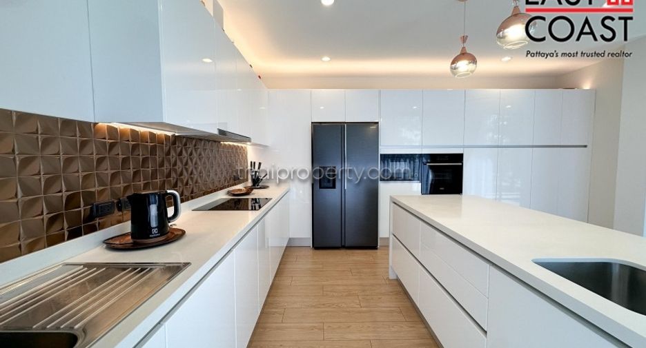For sale 4 bedrooms house in Bang Lamung, Chonburi