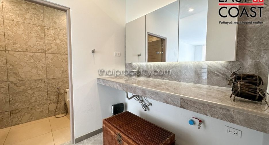 For sale 4 bedrooms house in Bang Lamung, Chonburi