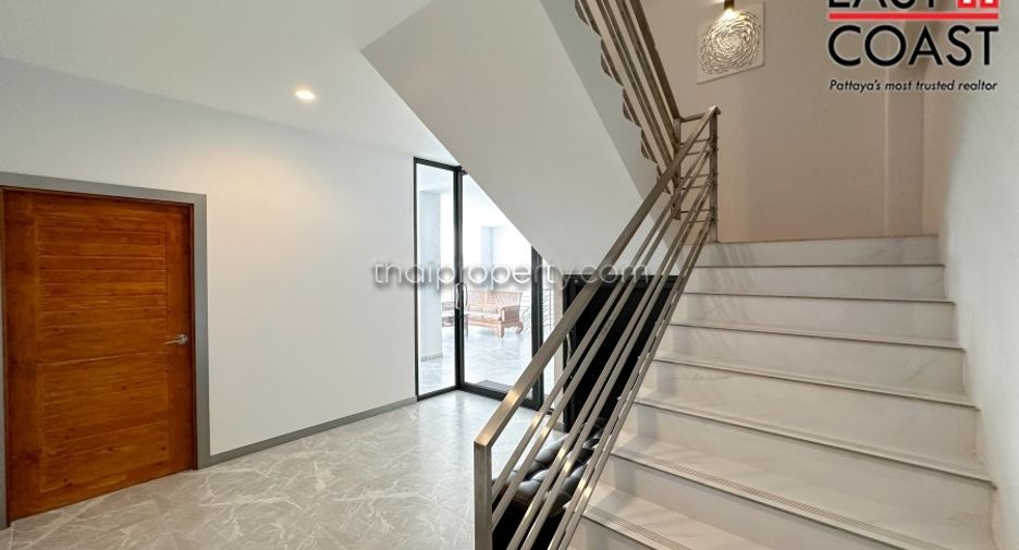 For sale 4 bedrooms house in Bang Lamung, Chonburi