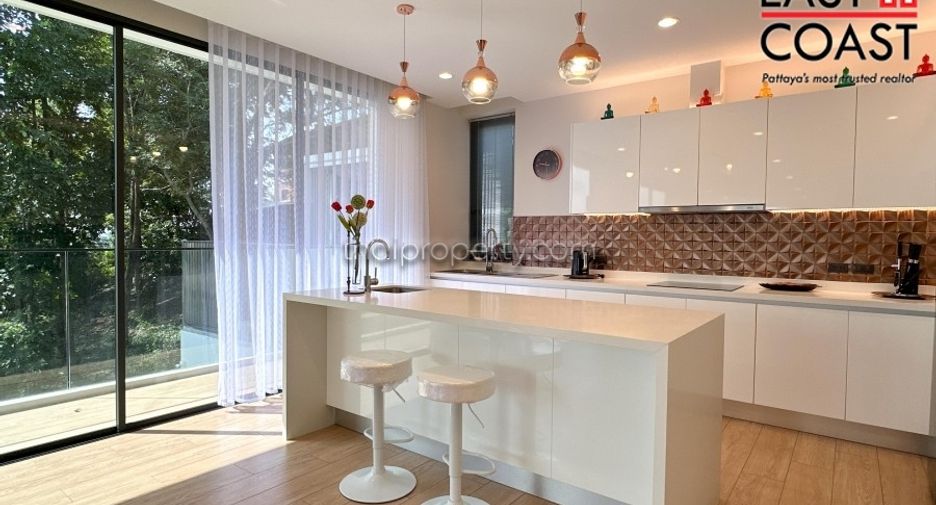 For sale 4 bedrooms house in Bang Lamung, Chonburi
