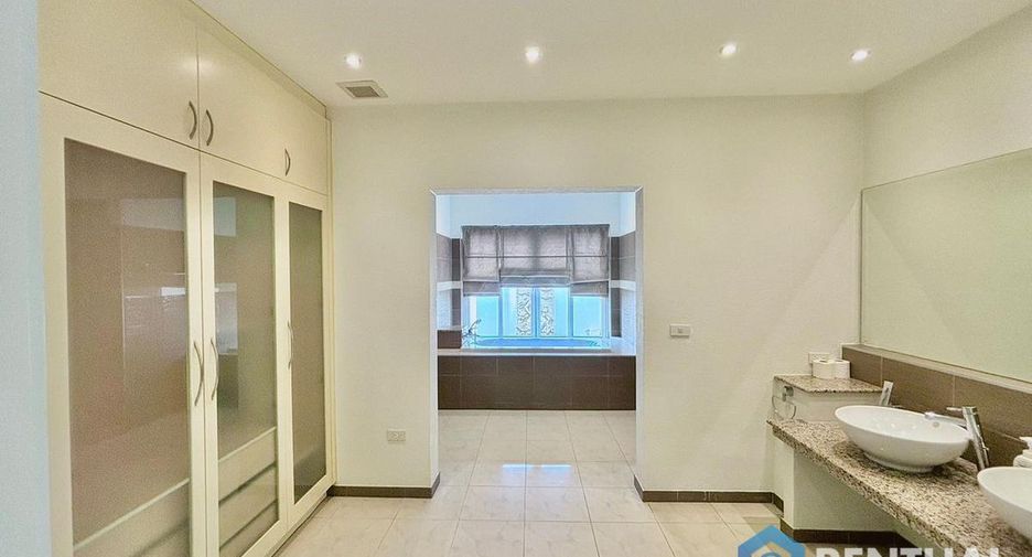 Haus zum Kauf mit 4 Zimmer in Bang Lamung, Chonburi