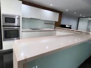 For sale 3 bed townhouse in Khlong Toei, Bangkok