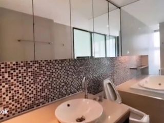 For sale 3 bed townhouse in Khlong Toei, Bangkok
