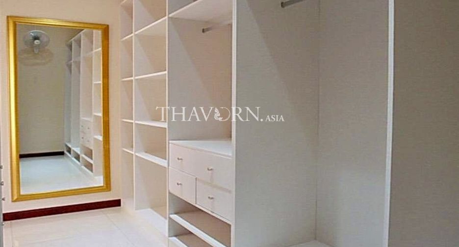 Haus zum Kauf mit 4 Zimmer in Bang Lamung, Chonburi