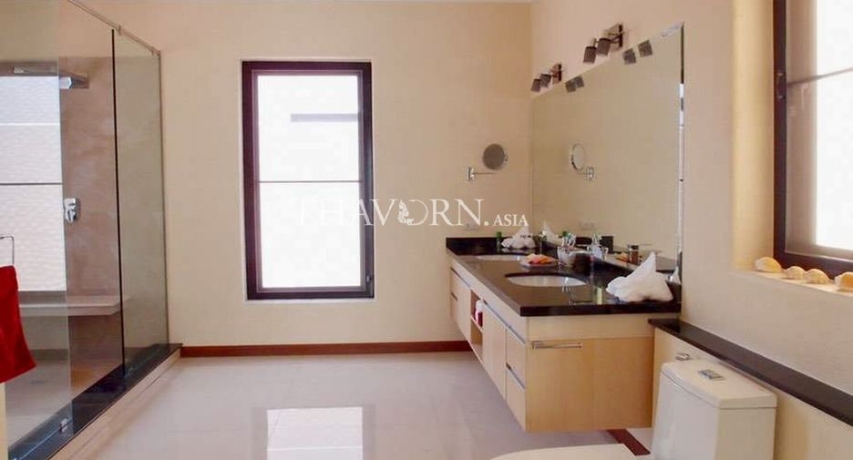 Haus zum Kauf mit 4 Zimmer in Bang Lamung, Chonburi