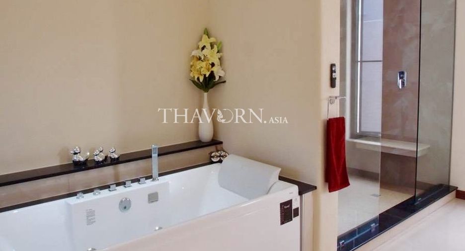 Haus zum Kauf mit 4 Zimmer in Bang Lamung, Chonburi