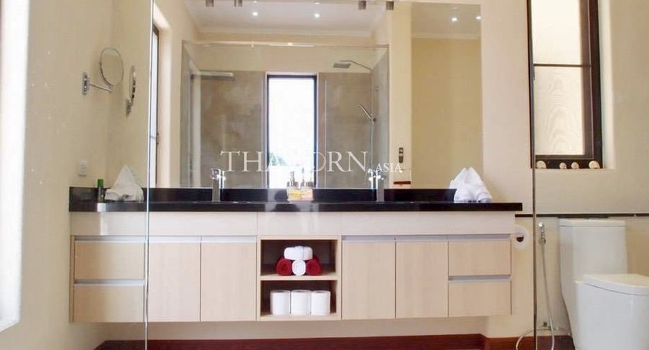 Haus zum Kauf mit 4 Zimmer in Bang Lamung, Chonburi