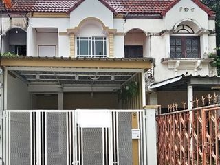For sale 2 bed townhouse in Lat Phrao, Bangkok