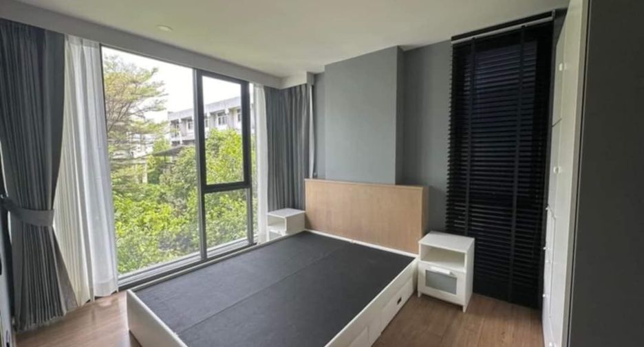 For sale 2 bed condo in Phaya Thai, Bangkok