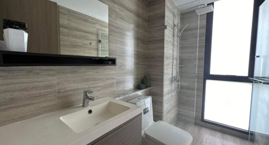 For sale 2 bed condo in Phaya Thai, Bangkok