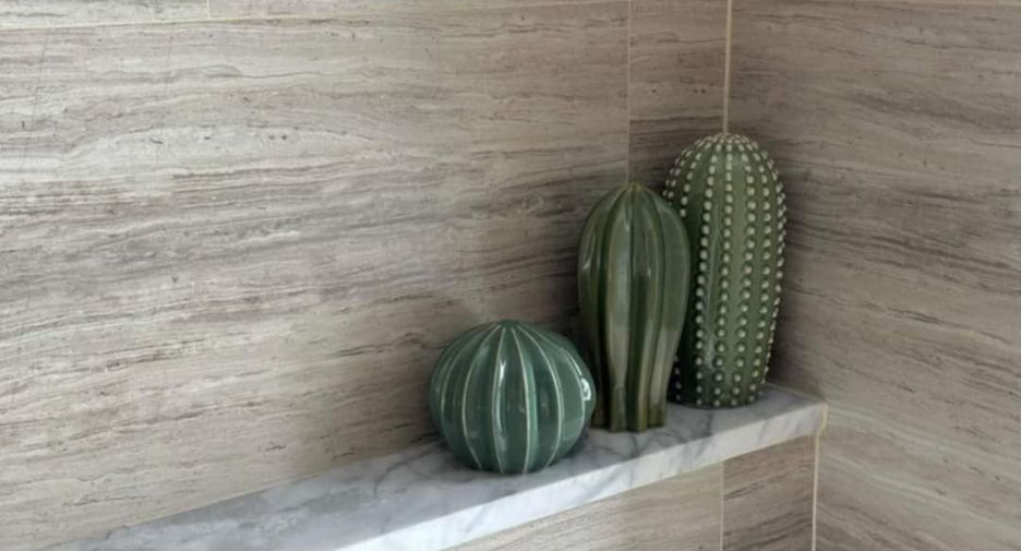 For sale 2 bed condo in Phaya Thai, Bangkok