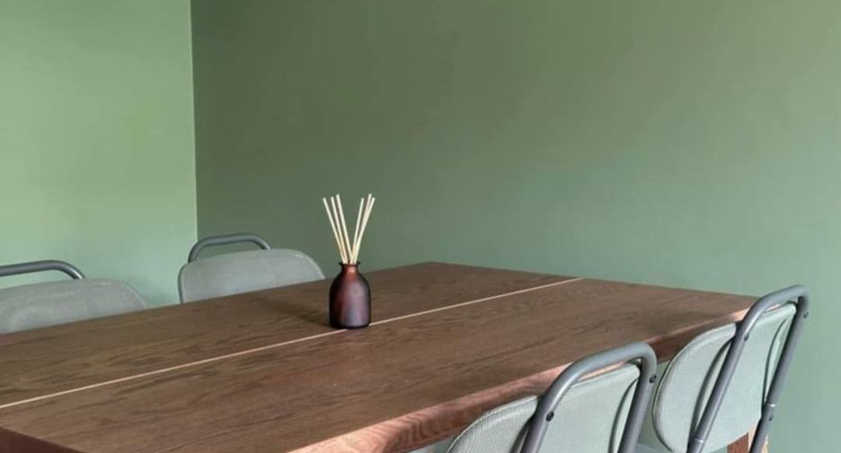 For sale 2 bed condo in Phaya Thai, Bangkok