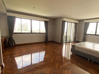 For rent 3 bed apartment in Watthana, Bangkok