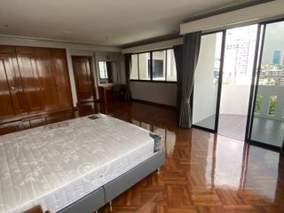 For rent 3 bed apartment in Watthana, Bangkok