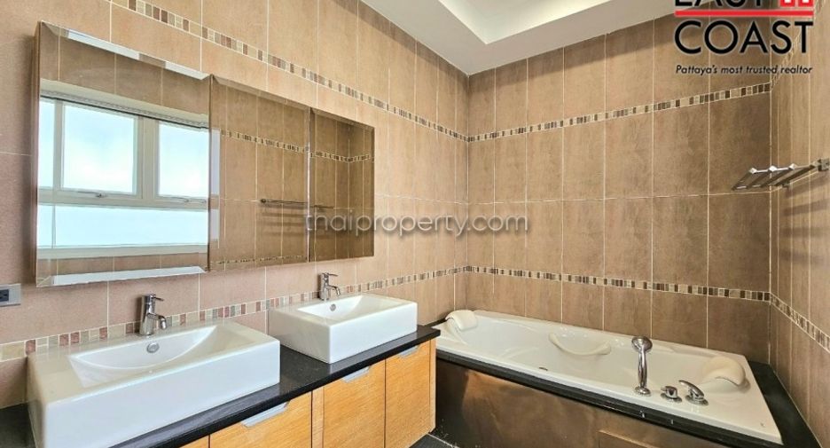 For rent 4 bedrooms house in East Pattaya, Pattaya