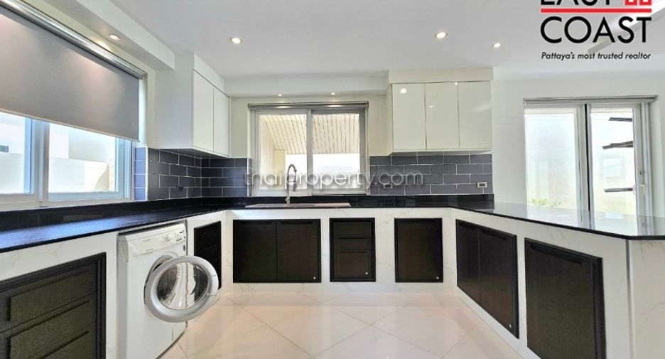 For rent 4 bedrooms house in East Pattaya, Pattaya