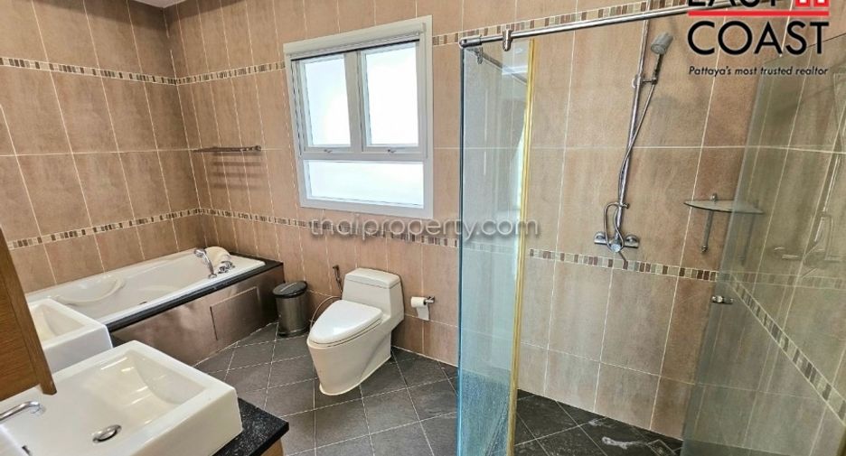 For rent 4 bedrooms house in East Pattaya, Pattaya
