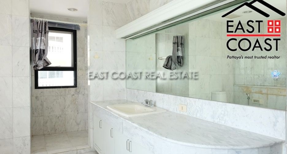 For rent 3 bedrooms condo in Bang Lamung, Chonburi
