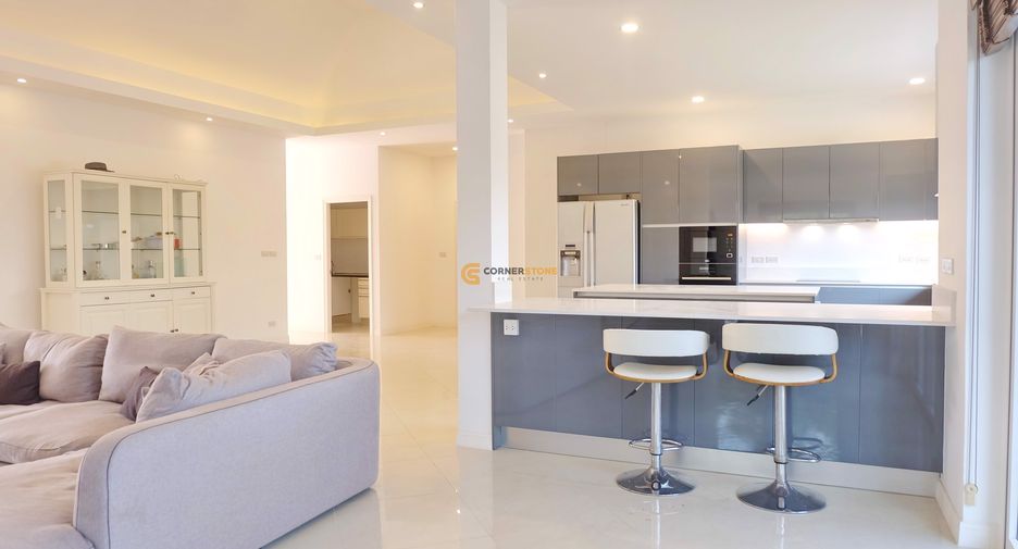 For sale 5 bed house in Bang Lamung, Chonburi