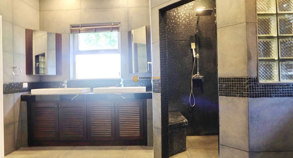 For sale 5 bed house in Bang Lamung, Chonburi