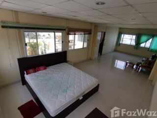 For sale 5 bed townhouse in Khlong Sam Wa, Bangkok