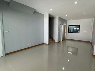 For sale 3 bed townhouse in Nong Khaem, Bangkok