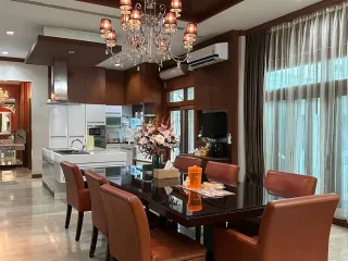 For sale 5 bed house in Khlong Sam Wa, Bangkok