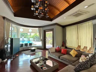 For sale 5 bed house in Khlong Sam Wa, Bangkok