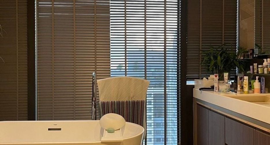 For rent 4 Beds condo in Watthana, Bangkok
