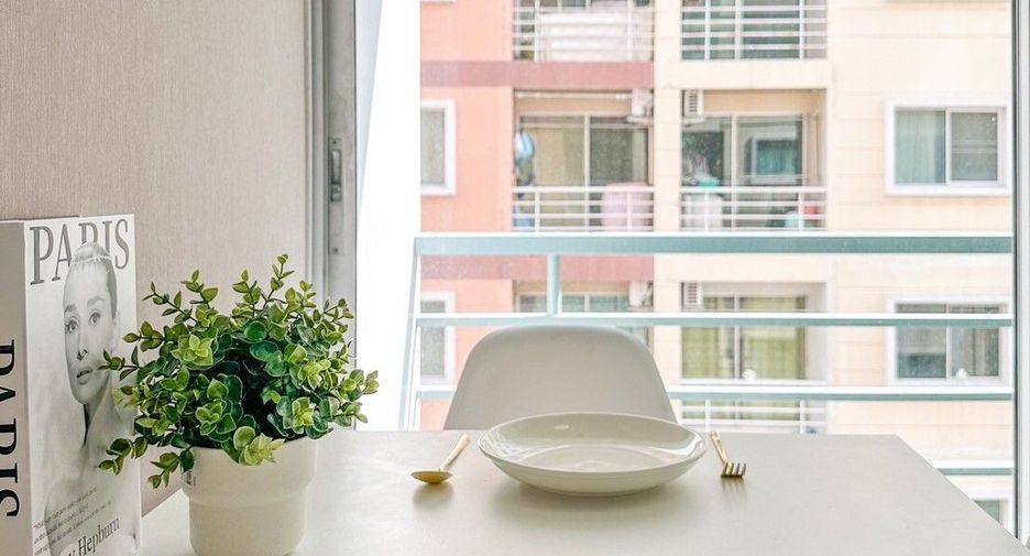 For sale 1 Beds condo in Bang Khun Thian, Bangkok