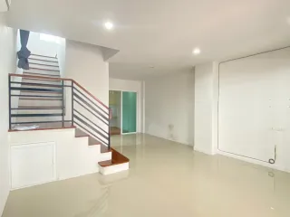 For rent 4 Beds townhouse in Nong Khaem, Bangkok