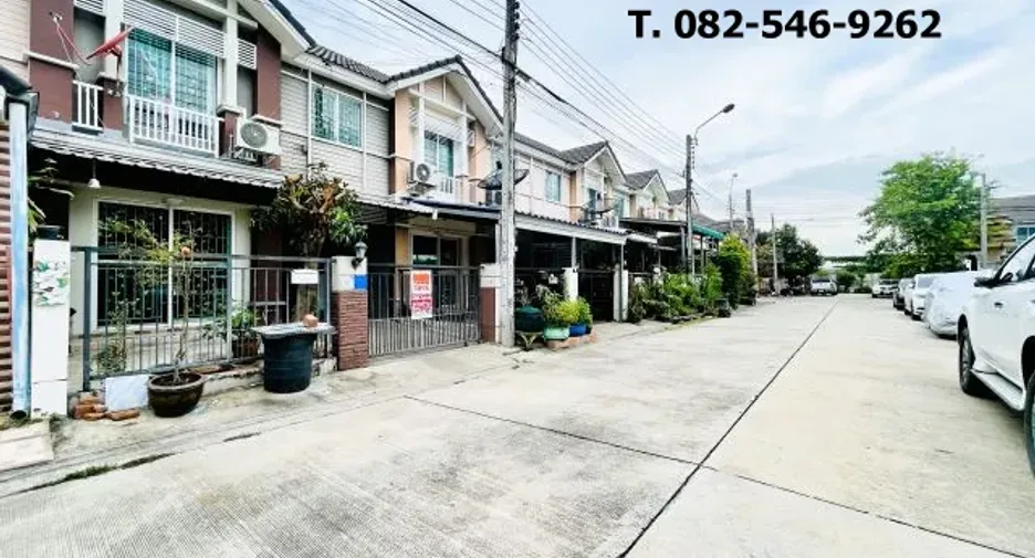 For sale 3 bed townhouse in Nong Khaem, Bangkok