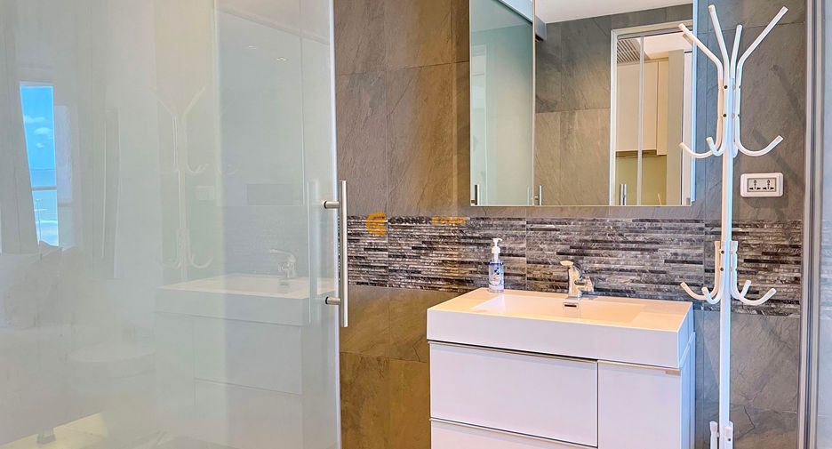 For rent and for sale 1 bed condo in Pratumnak, Pattaya