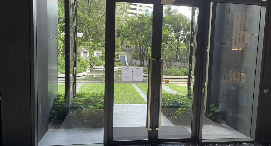 For sale studio condo in Pathum Wan, Bangkok